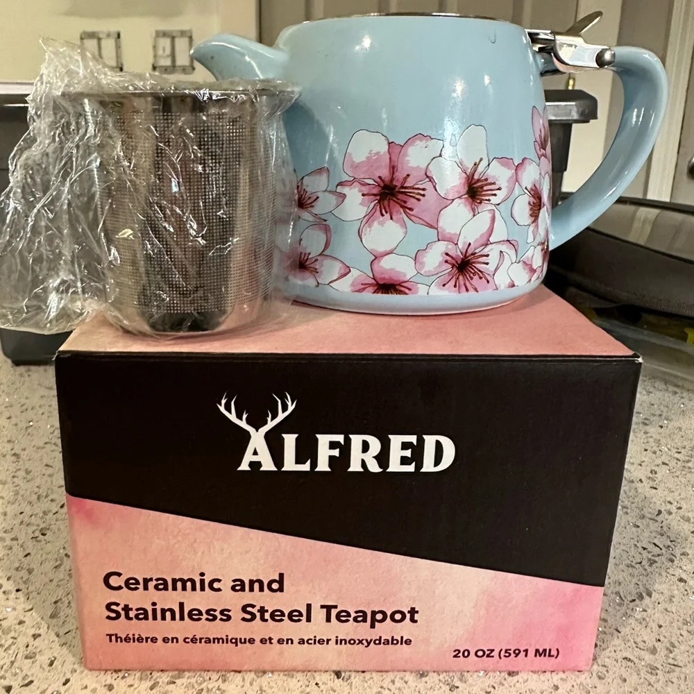 Alfred Tea Pot - Picture 1 of 2